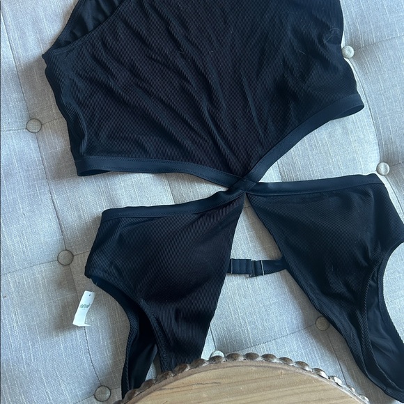 NWT Aerie Black Ribbed Cutout Monokini Swimsuit Bathing Suit Sexy Swim - Picture 4 of 7
